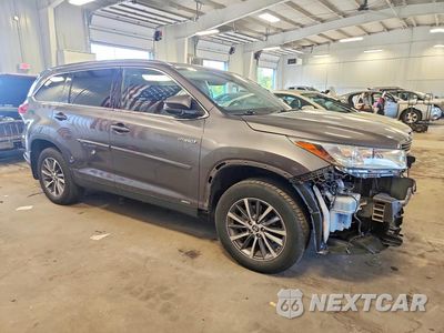Czwarte zdjęcie samochodu z boku: 2019 TOYOTA HIGHLANDER HYBRID XLE VIN:5TDJGRFH4KS059456 - miniatura
