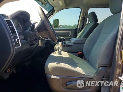 Zdjęcie 7 z 13 samochodu: 2018 RAM 2500 SLT VIN:3C6UR5DL9JG245876 - miniatura