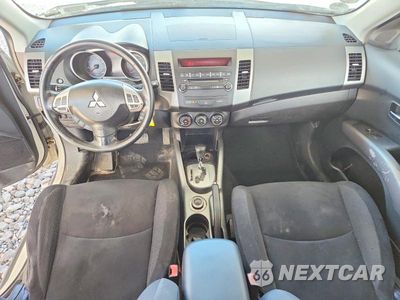 Zdjęcie 8 z 13 samochodu: 2009 MITSUBISHI OUTLANDER ES VIN:JA4LT21W39Z014710 - miniatura