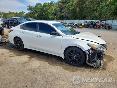 Czwarte zdjęcie samochodu z boku: 2018 NISSAN ALTIMA 2.5 SR VIN:1N4AL3AP5JC182731 - miniatura