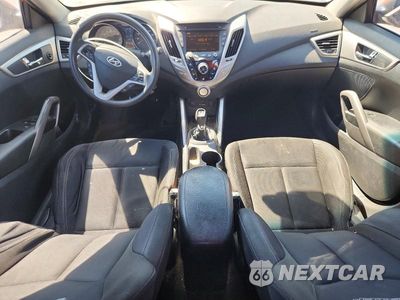 Zdjęcie 8 z 12 samochodu: 2013 HYUNDAI VELOSTER BASE VIN:KMHTC6AD4DU093222 - miniatura