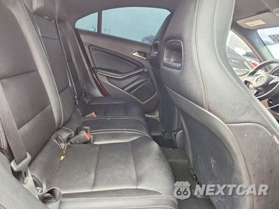 Zdjęcie 10 z 12 samochodu: 2018 MERCEDES-BENZ CLA 250 VIN:WDDSJ4EB4JN580824 - miniatura