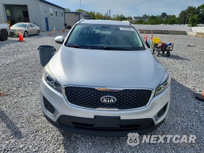 Piąte zdjęcie samochodu w środku: 2018 KIA SORENTO LX V6 VIN:5XYPGDA52JG426084 - miniatura