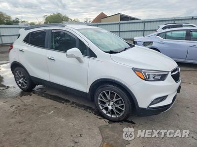 Czwarte zdjęcie samochodu z boku: 2018 BUICK ENCORE SPORT TOURING VIN:KL4CJ1SB4JB580934 - miniatura