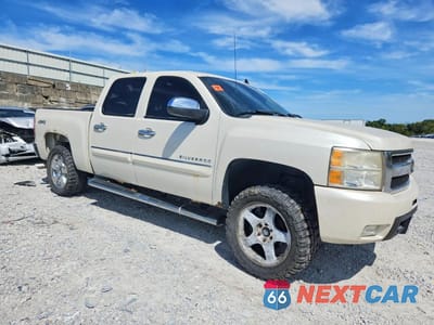 Czwarte zdjęcie samochodu z boku: 2011 CHEVROLET SILVERADO K1500 LTZ VIN:3GCPKTE35BG168521 - miniatura