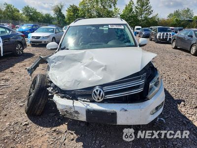 Piąte zdjęcie samochodu w środku: 2016 VOLKSWAGEN TIGUAN S VIN:WVGAV7AX4GW529142 - miniatura