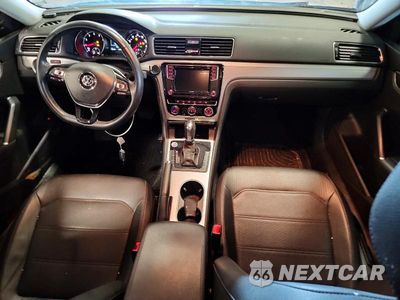 Zdjęcie 8 z 12 samochodu: 2019 VOLKSWAGEN PASSAT WOLFSBURG VIN:1VWLA7A33KC010662 - miniatura