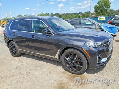 Czwarte zdjęcie samochodu z boku: 2022 BMW X7 XDRIVE40I VIN:5UXCW2C08N9L66227 - miniatura