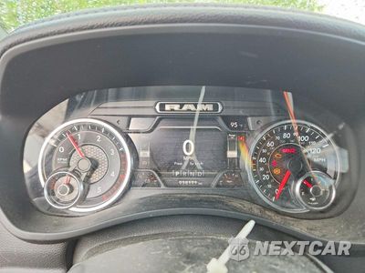 Zdjęcie 9 z 14 samochodu: 2020 RAM 3500 LARAMIE VIN:3C63RRJL6LG140691 - miniatura
