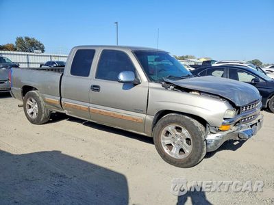 Czwarte zdjęcie samochodu z boku: 2002 CHEVROLET SILVERADO C1500 VIN:2GCEC19V521283293 - miniatura