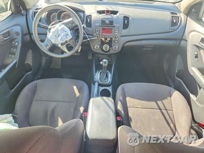 Zdjęcie 8 z 13 samochodu: 2012 KIA FORTE EX VIN:KNAFU4A26C5492379 - miniatura