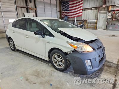 Czwarte zdjęcie samochodu z boku: 2011 TOYOTA PRIUS THREE VIN:JTDKN3DU8B5372605 - miniatura
