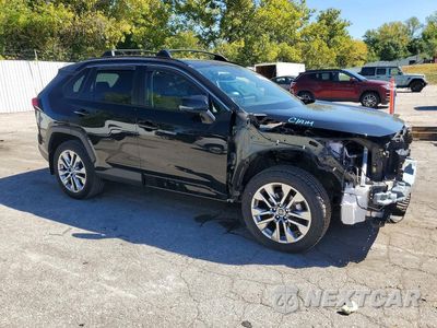 Czwarte zdjęcie samochodu z boku: 2023 TOYOTA RAV4 XLE PREMIUM VIN:2T3C1RFV0PC245809 - miniatura