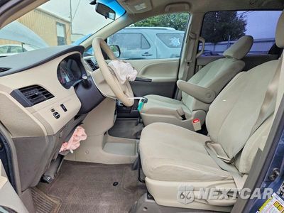 Zdjęcie 7 z 13 samochodu: 2014 TOYOTA SIENNA L 7-PASSENGER VIN:5TDZK3DCXES433773 - miniatura