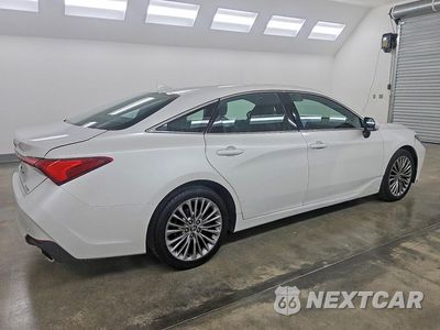 Trzecie zdjęcie samochodu z tyłu: 2022 TOYOTA AVALON LIMITED VIN:4T1DZ1FB1NU080104 - miniatura