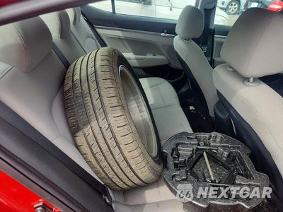 Zdjęcie 10 z 12 samochodu: 2020 HYUNDAI ELANTRA SEL VIN:5NPD84LF5LH553977 - miniatura