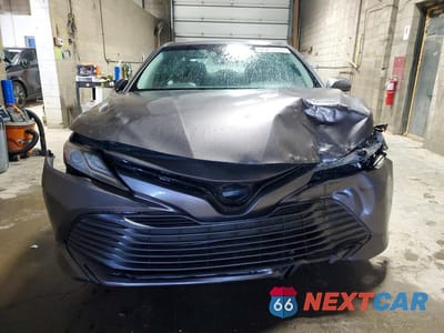 Piąte zdjęcie samochodu w środku: 2019 TOYOTA CAMRY HYBRID XLE VIN:4T1B21HK1KU513862 - miniatura