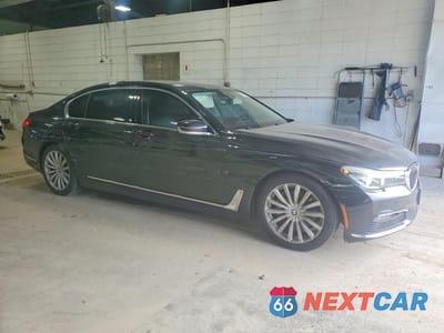 Czwarte zdjęcie samochodu z boku: 2018 BMW 7ER XI VIN:WBA7E4C5XJGV28133 - miniatura