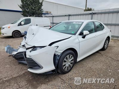 2024 TOYOTA CAMRY LE 4T1C31AK0RU629673 - główne zdjęcie licytacji z USA - miniatura