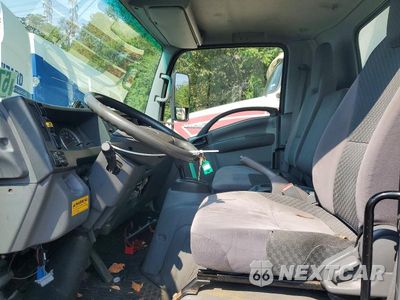 Zdjęcie 7 z 13 samochodu: 2014 ISUZU NQR REFRIGERATED BOX TRUCK VIN:JALE5W166E7901660 - miniatura