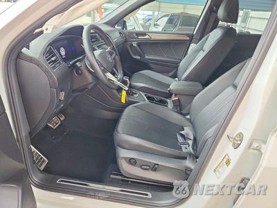 Zdjęcie 7 z 13 samochodu: 2023 VOLKSWAGEN TIGUAN SE R-LINE BLACK VIN:3VVCB7AX6PM063592 - miniatura
