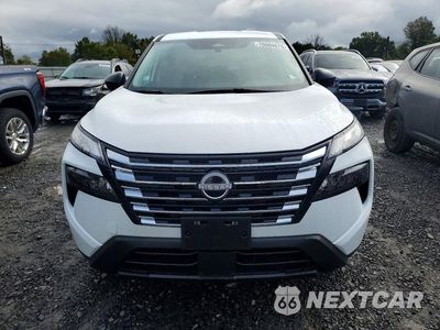Piąte zdjęcie samochodu w środku: 2025 NISSAN ROGUE S VIN:5N1BT3AB6SC770573 - miniatura