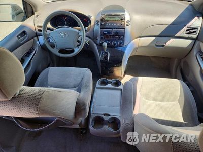 Zdjęcie 8 z 14 samochodu: 2006 TOYOTA SIENNA LE 8 PASSENGER VIN:5TDZA23C46S571552 - miniatura