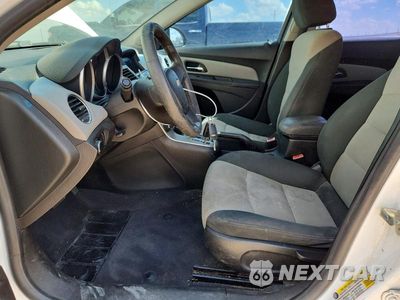 Zdjęcie 7 z 12 samochodu: 2012 CHEVROLET CRUZE LS VIN:1G1PC5SH9C7147329 - miniatura