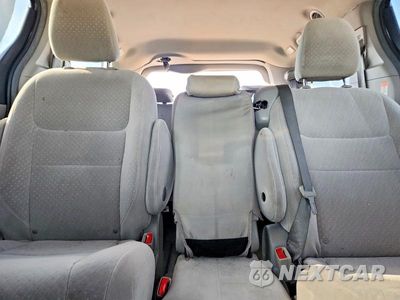 Zdjęcie 10 z 13 samochodu: 2017 TOYOTA SIENNA VIN:5TDKZ3DC2HS807469 - miniatura