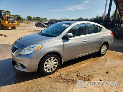 2014 NISSAN VERSA 1.6 SV 3N1CN7AP6EK455828 - główne zdjęcie licytacji z USA - miniatura