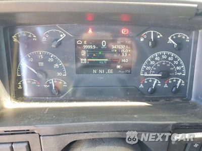 Zdjęcie 9 z 14 samochodu: 2022 VOLVO VNL SEMI TRUCK VIN:4V4NC9EH9NN312588 - miniatura