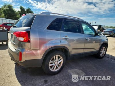 Trzecie zdjęcie samochodu z tyłu: 2015 KIA SORENTO LX VIN:5XYKTDA61FG638528 - miniatura