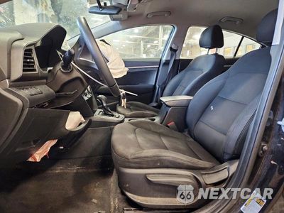 Zdjęcie 7 z 12 samochodu: 2019 HYUNDAI ELANTRA SE VIN:5NPD74LF7KH440999 - miniatura