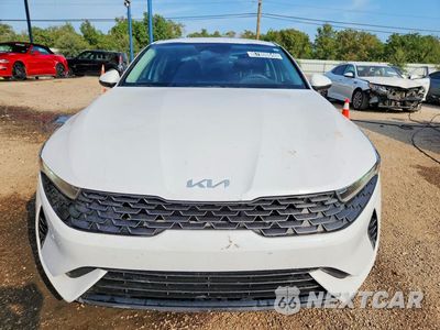 Piąte zdjęcie samochodu w środku: 2023 KIA K5 LXS VIN:5XXG14J25PG170415 - miniatura