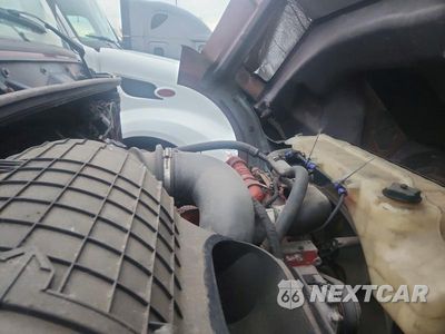 Zdjęcie 11 z 14 samochodu: 2012 VOLVO VNL SEMI TRUCK VIN:4V4NC9TH5CN554116 - miniatura