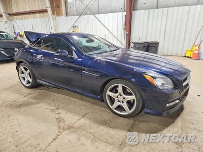Czwarte zdjęcie samochodu z boku: 2013 MERCEDES-BENZ SLK 250 VIN:WDDPK4HAXDF052967 - miniatura