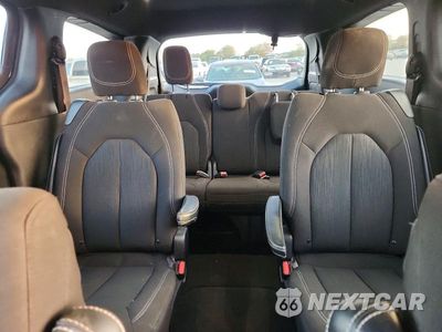 Zdjęcie 10 z 14 samochodu: 2020 CHRYSLER PACIFICA TOURING VIN:2C4RC1FG7LR286657 - miniatura