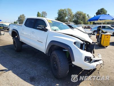 Czwarte zdjęcie samochodu z boku: 2022 TOYOTA TACOMA TRD OFF-ROAD VIN:3TMCZ5ANXNM512380 - miniatura