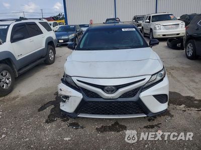 Piąte zdjęcie samochodu w środku: 2018 TOYOTA CAMRY XSE VIN:4T1B61HK4JU022916 - miniatura