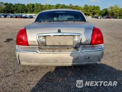 Zdjęcie 6 z 12 samochodu: 2011 LINCOLN TOWN CAR SIGNATURE LIMITED VIN:2LNBL8CV7BX751523 - miniatura