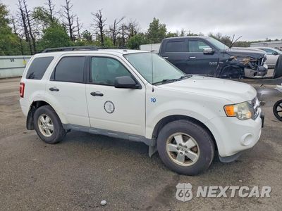 Czwarte zdjęcie samochodu z boku: 2012 FORD ESCAPE XLT VIN:1FMCU9DG6CKC55379 - miniatura