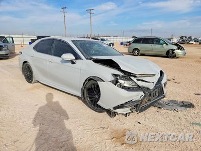 Czwarte zdjęcie samochodu z boku: 2022 TOYOTA CAMRY XSE VIN:4T1K31AK0NU044761 - miniatura