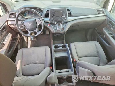Zdjęcie 8 z 14 samochodu: 2018 HONDA ODYSSEY LX VIN:5FNRL6H25JB106924 - miniatura
