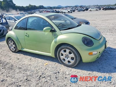 Czwarte zdjęcie samochodu z boku: 2002 VOLKSWAGEN NEW BEETLE GLX VIN:3VWDD21C52M403477 - miniatura