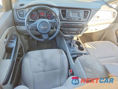 Zdjęcie 8 z 13 samochodu: 2016 KIA SEDONA LX VIN:KNDMB5C16G6129445 - miniatura