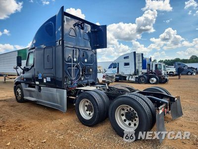2018 FREIGHTLINER CASCADIA 125 SEMI TRUCK 3AKJGLDR6JDJK3975 - główne zdjęcie licytacji z USA - miniatura