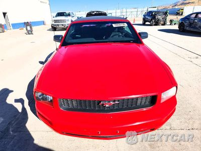 Piąte zdjęcie samochodu w środku: 2006 FORD MUSTANG VIN:1ZVFT84N465254664 - miniatura