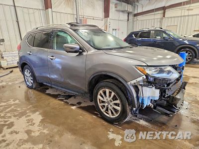 Czwarte zdjęcie samochodu z boku: 2018 NISSAN ROGUE SV VIN:5N1AT2MV0JC790828 - miniatura