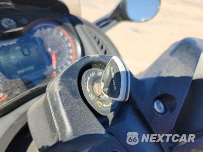 Zdjęcie 8 z 10 samochodu: 2016 CAN-AM SPYDER ROADSTER RS-S VIN:2BXNABC25GV000210 - miniatura