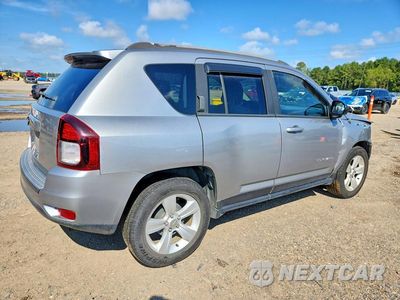 Trzecie zdjęcie samochodu z tyłu: 2016 JEEP COMPASS SPORT VIN:1C4NJCBA1GD675367 - miniatura